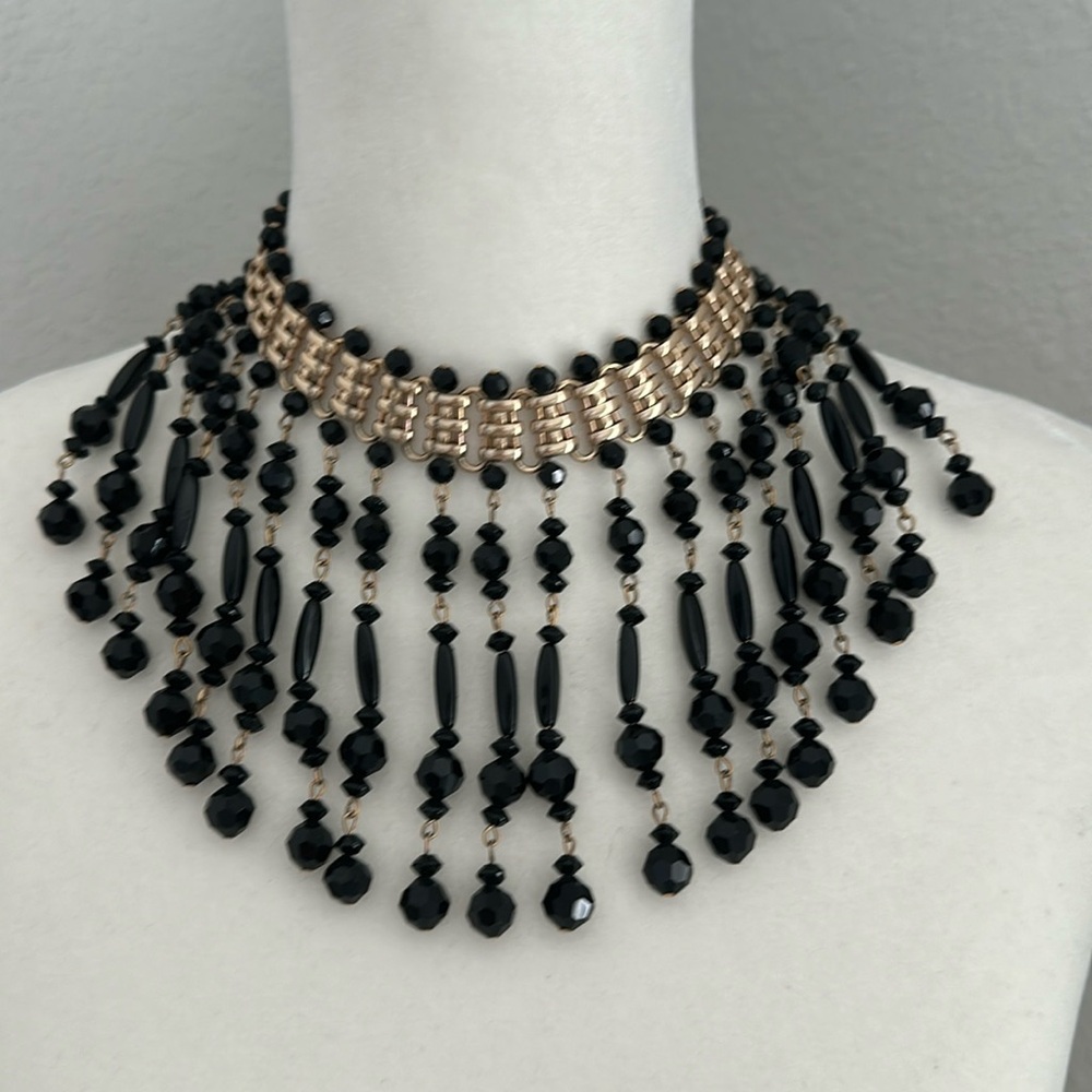 Gold and glass beads choker necklace